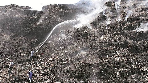 वायूप्रदूषणामुळे होणाऱ्या मृत्यूंमध्ये महाराष्ट्र दुसरा; डम्पिंग ग्राऊंडमध्ये जाळलेल्या कचऱ्यानेही प्रदूषणात भर