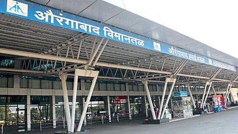 औरंगाबादच्या विमानतळाला छत्रपती संभाजी महाराज यांचे नाव देण्याची अधिसूचना काढा; मुख्यमंत्री उद्धव ठाकरे यांचे केंद्राला पत्र