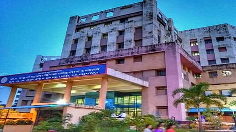 जीवावर उदार होऊन आरोग्यसेवा देणाऱ्या कोरोना योद्ध्यांना तीन महिण्यापासून वेतनच नाही; BMCच्या कूपर रुग्णालयातील प्रकार