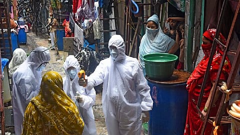 मुंबईकरांमध्ये एँटीबॉडीजचे प्रमाण वाढले; कोरोना नियंत्रणात येत असल्याचा सिरो सर्व्हेचा अहवाल