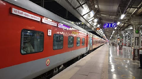 मध्य रेल्वेमार्गावर लांब पल्ल्याच्या आणखी चार विशेष गाड्या; 13 ऑक्‍टोबरपासून आरक्षण सुरू