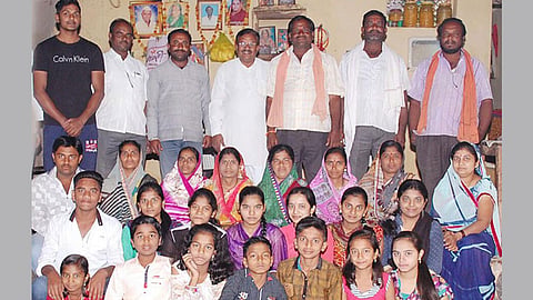 तिसऱ्या पिढीतही एकत्र नांदतेय 35 जणांचे कुटुंब 