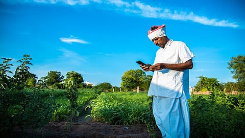Government sent massages to Farmers in English in Amravati Latest News  