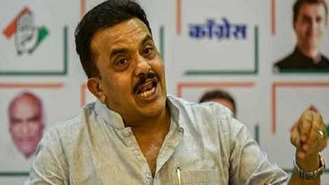 congress leader sanjay nirupam statement against party press conference