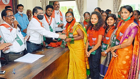 60 Peoples From Lanja Taluka Enters In BJP 