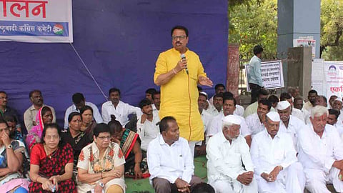 दुष्काळ जाहीर करण्यासाठी भीक मागावी लागते : माने 