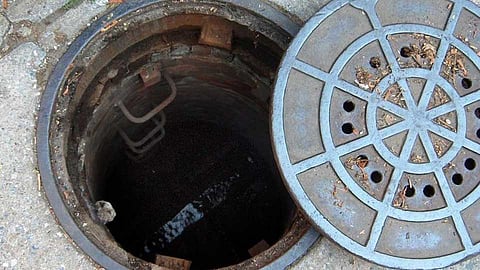 mumbai manholes