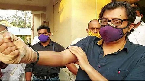 अर्णब गोस्वामी: पहिल्यांदाच ११ वाजेपर्यंत सुरु होतं अलिबाग कोर्ट