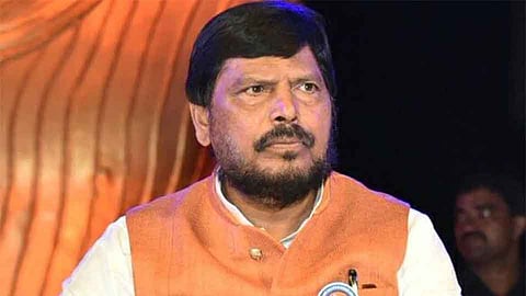  Loksabha 2019 : लोकसभेसाठी एकही जागा मिळाली नाही तरी आठवले समाधानी