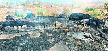 In villege supatre  Fire the grass bale
