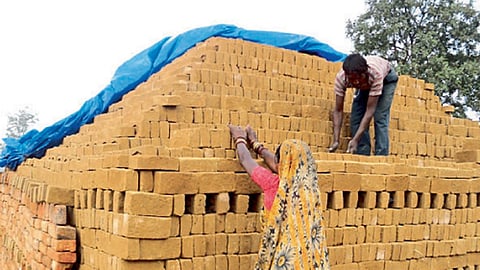 वीटभट्टीच्या परवान्यासाठी २५ हजारांचा ‘खर्च’
