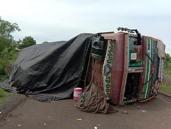 Cement truck accident in Barshi taluka Two persons were injured in 
