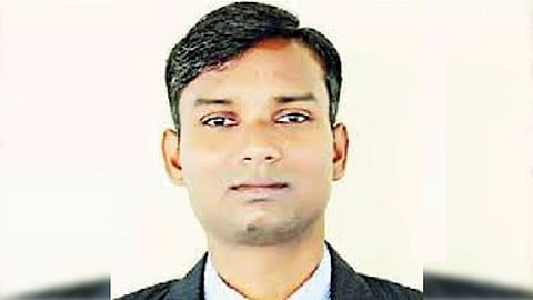 Collector of bhandara district helps children to open account for help 