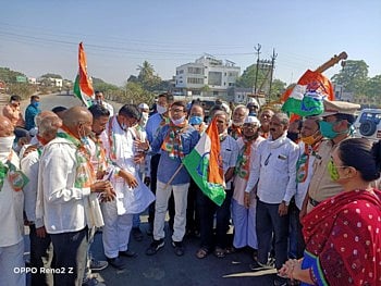 Bharat Bandh Updates : एरंडोल कॉंग्रेसतर्फे रास्तारोको आंदोलन !