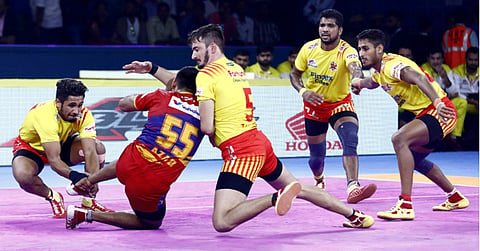 Pro Kabaddi 2019 : गुजरातने उडवला यूपीचा धुव्वा 