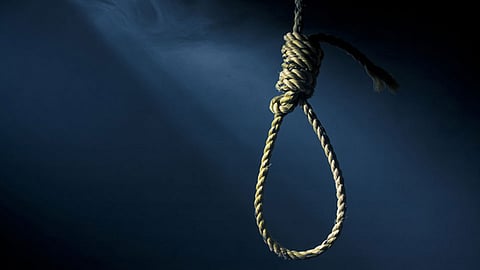 सिगारेट ओढण्यास नकार दिल्याने जीवे मारण्याची धमकी; तरुणाची गळफास घेऊन आत्महत्या