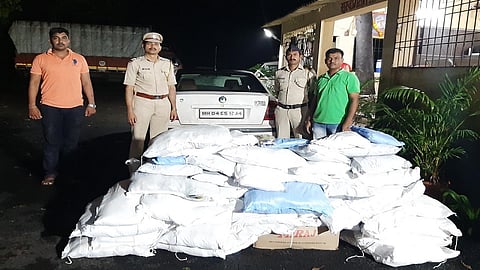 कासा पोलिसांनी जप्त केलेले तंबाखूजन्य पदार्थ. 