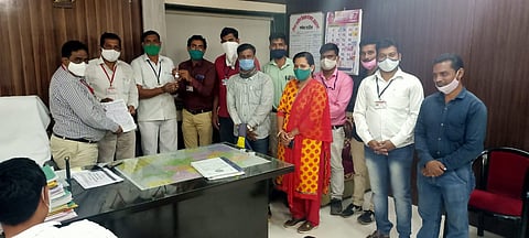 खाजगीकरणाच्या निषेधार्थ उमेदच्या कर्मचार्‍यांनी सुरू केले काम बंद आंदोलन 