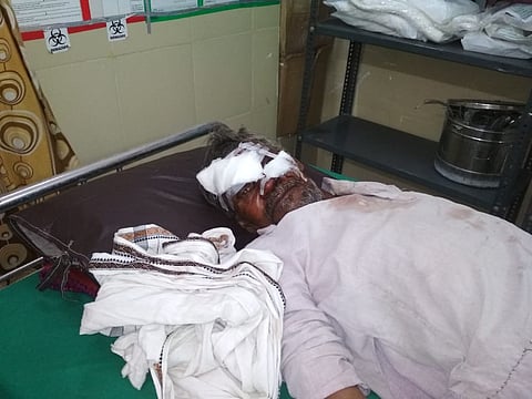 जलालखेडा  : वन्यप्राण्याच्या हल्ल्यात जखमी झालेले गंगाधर सुरजूसे. 