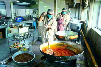 "स्नेहाच्या शिदोरी'तून भागवली सव्वादोन लाख गरजूंची क्षुधा! 