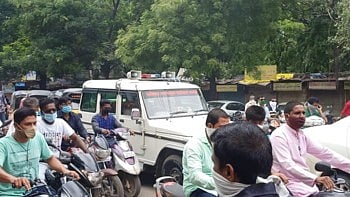 शहर अनलॉक, रस्ते ‘लॉक’...अन्‌  ‘नो व्हेइकल झोन’ने वाहतूक  ब्लॉक’!