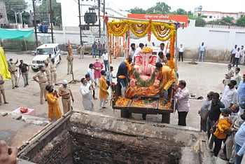 नंदुरबार शहरातील ५६ मंडळांसह घरगुती बाप्पाला निरोप 