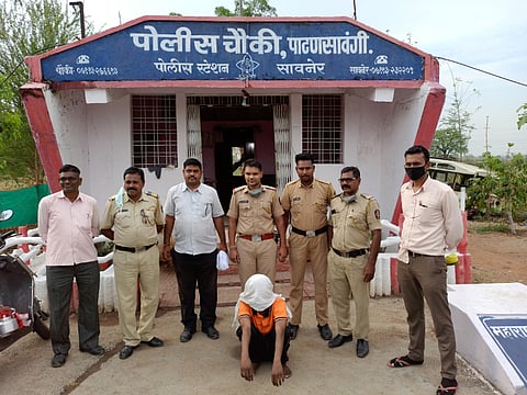  पाटणसावंगी  : ट्रक चालकाचा खून केल्यानंतर पोलिसांनी अटक केलेला आरोपी क्‍लिनर. 