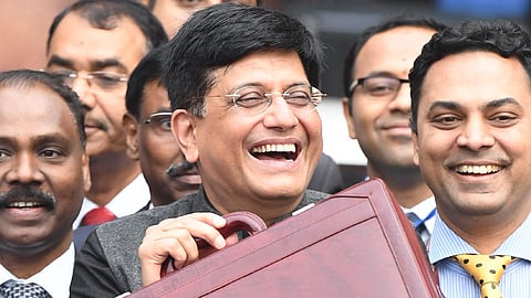 Budget 2019 : अर्थसंकल्पात शेरोशायरी नव्हे तर कवितेच्या ओळी...