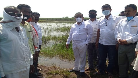 Rajesh Tope Visits Damaged Field