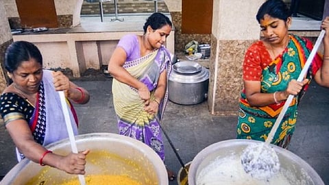 milind murugkar writes blog about cheap meal concept and farmers Photo Source : oshonews.com