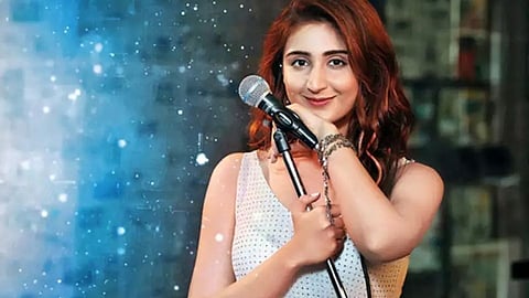 singer dhvani bhanushali youngest singer 100 million views on YouTube record made from two songs