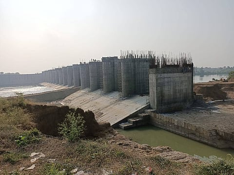 सावनेर ः निधीअभावी रखडलेला कोच्छी प्रकल्प. 