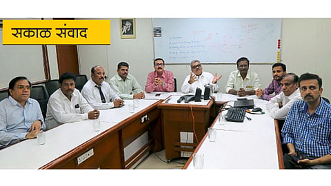 सकाळ कार्यालय, बुधवार पेठ - ‘सकाळ’ने आयोजित केलेल्या बैठकीस उपस्थित ‘कॉम्प्युटर मीडिया डीलर्स असोसिएशन’चे सदस्य.