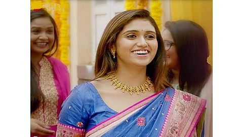 Rinku Rajguru new song on engagement from makeup movie 