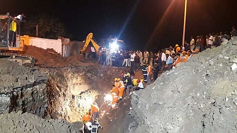 Upper Tahsildar office blame contractor for Negligence in Phugewadi accident