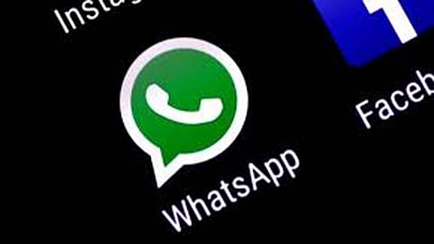 व्हॉट्सऍप स्टेट्स ठेवल्याने झालं असं काही...