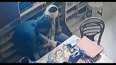 Thieves danced in wine shop as they saw cash in counter 