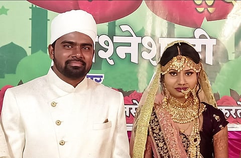 The bride and groom in Nevasa decided to donate their eyes