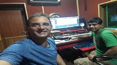 कोरोनाच्या भीतीवर मात करण्यासाठी मुंबई युनिव्हर्सिटी आणि टीमने तयार केले विशेष गाणे 