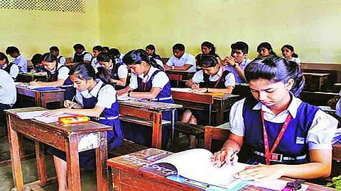 शाळांच्या भरमसाठ फी आकारणीविरोधात पालक थेट न्यायालयात; वाचा संपुर्ण प्रकरण