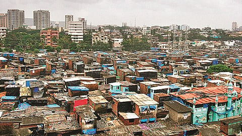 कसा रोखणार कोरोना? क्वारंटाईन व्हायलाच नागरिकांचा विरोध; वाचा कुठे घडलंय
