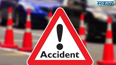accident in pune road karad and four people from sindhudurg died in accident