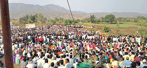 last rites of martyr soldier kailas dahikar in achalpur of amravati