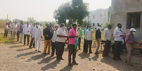 निकाल निगेटिव्ह तरी जल्लोष; अनोख्या "शंभरी"चे असे ही दर्शन !