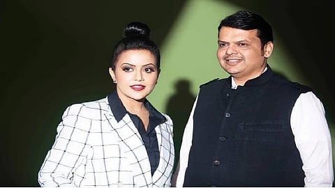 अमृताबाई फडणवीस...माजी पोलिस अधिकाऱ्याचं खुलं पत्र, वाचा संपूर्ण पत्र