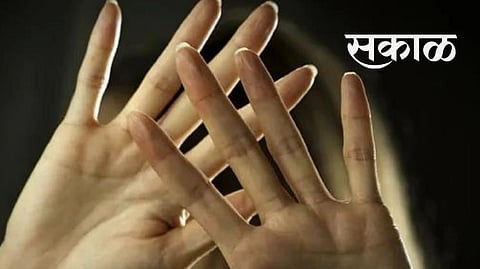 Aurangabad Five years from the father child Stab with razor