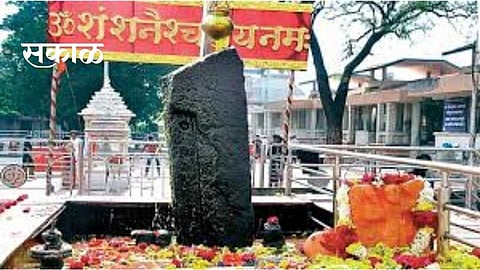 शनि शिंगणापूर असे एक गाव जीथे घरांना दरवाजेच नाही, काय आहे गावाचे रहस्य 