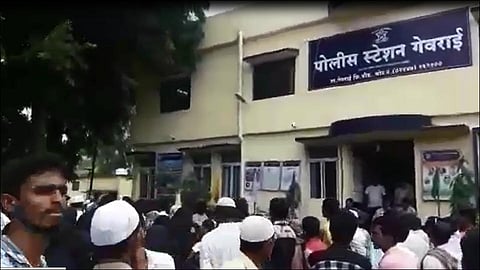 बीडः विवाहितेचा दुसर्‍यांदा शवविच्छेदनासाठी नातेवाईकांचा पोलिस ठाण्यासमोर ठिय्या