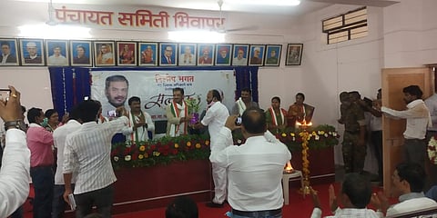 भिवापूर : बीडीओच्या सत्कारानिमित्त उपस्थित झालेली राजकीय मंडळी. 