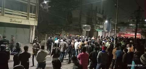 Three-storey building collapsed at night in akola!